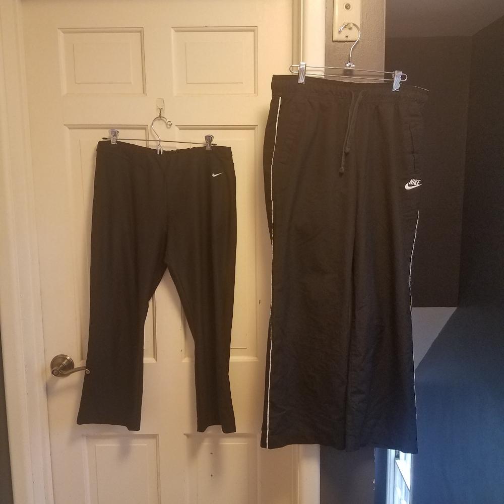 Bundle of 2 size Large Nike pants & capris